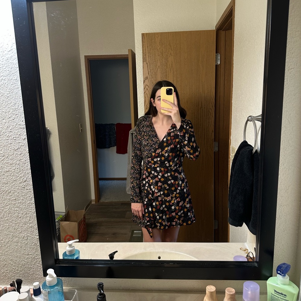 Split Pattern Dress - Picture 2 of 3